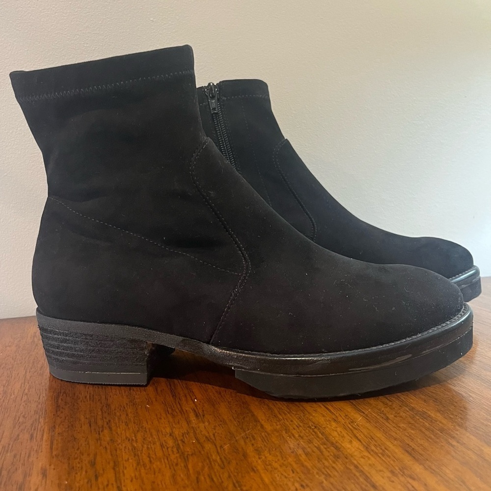 Vaneli Henson suede black booties,excellent preowned condition 7.5W - Picture 8 of 10
